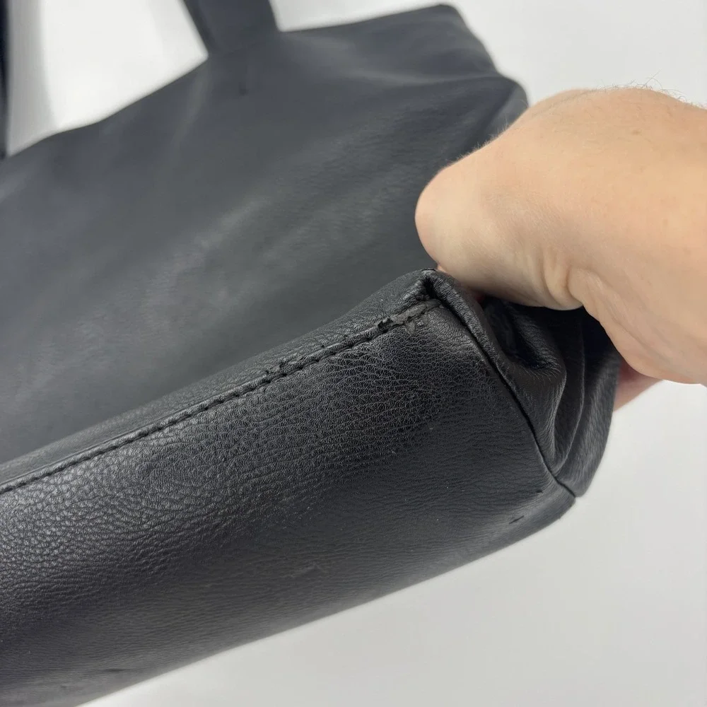 UNIVERSAL‎ THREAD Womens Shoulder BAG Book Laptop Work Faux Leather Suede DEFECT